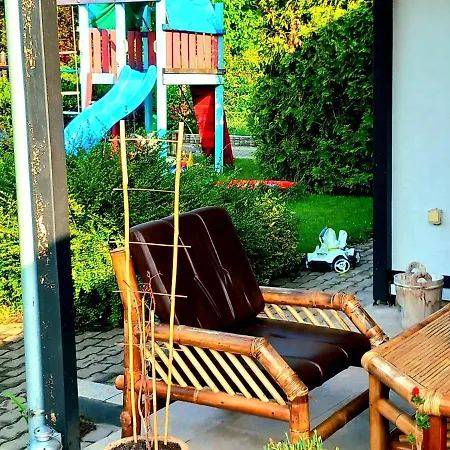 Apartamento Poolgarden Nyaralo *
