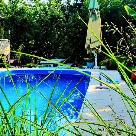 Poolgarden Nyaralo Siófok
