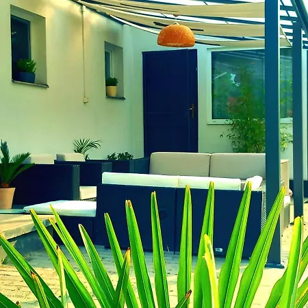 Lejlighed Poolgarden Nyaralo